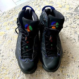 Nike Air Jordan - The Six Championships Edition, Size 13